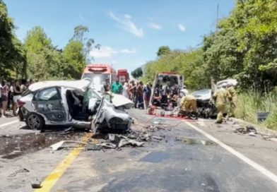 Acidente na BR-101 deixa três mortos e três feridos no extremo sul da Bahia.