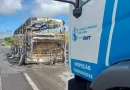  Ônibus com 35 passageiros pega fogo após pane elétrica na Bahia.
