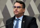 Moraes manda investigar Flávio Bolsonaro por suposta calúnia contra Lula.