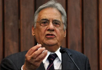 Justiça de SP decreta interdição de FHC por agravamento do Alzheimer