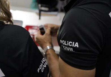 Operação da Polícia Civil devolve mais de 1,3 mil celulares recuperados na Bahia.